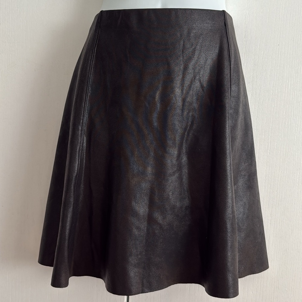 SPANX Faux Leather Black Flouncy Skater Mini Skirt Size L Pull-On Elastic Waist - Picture 4 of 10